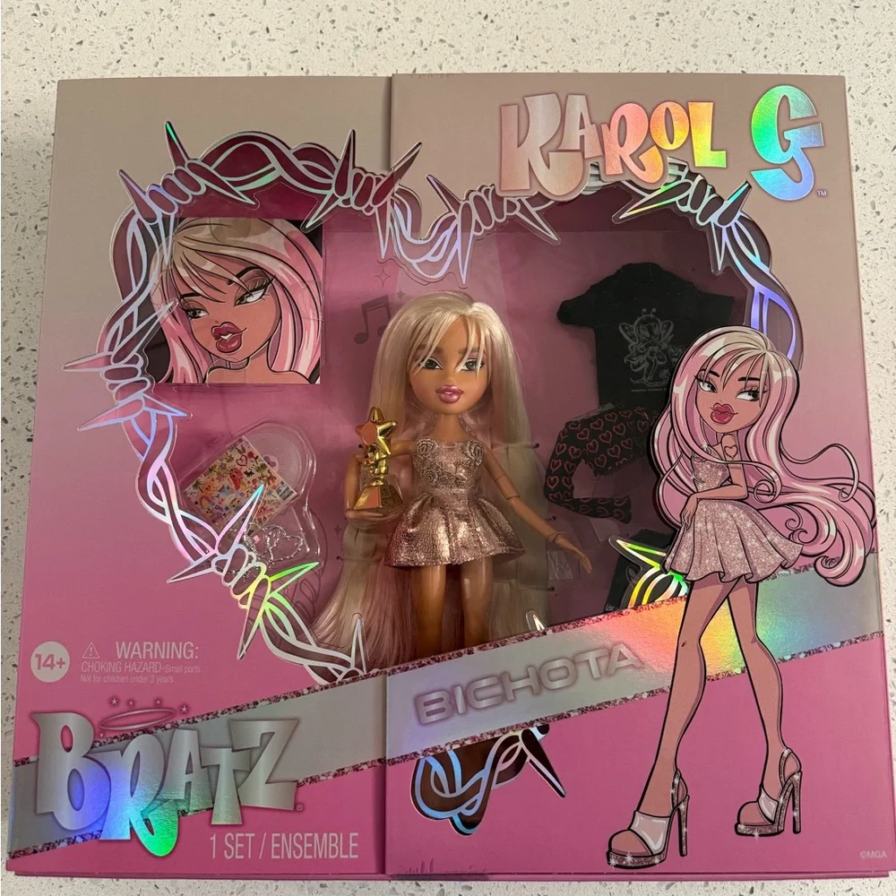 Bratz x Karol G Collector Doll 3 Outfits and Accessories IN HAND!! - Picture 1 of 4